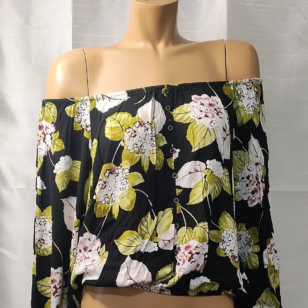 Black and White Off-Shoulder Blouse with Long Sleeves